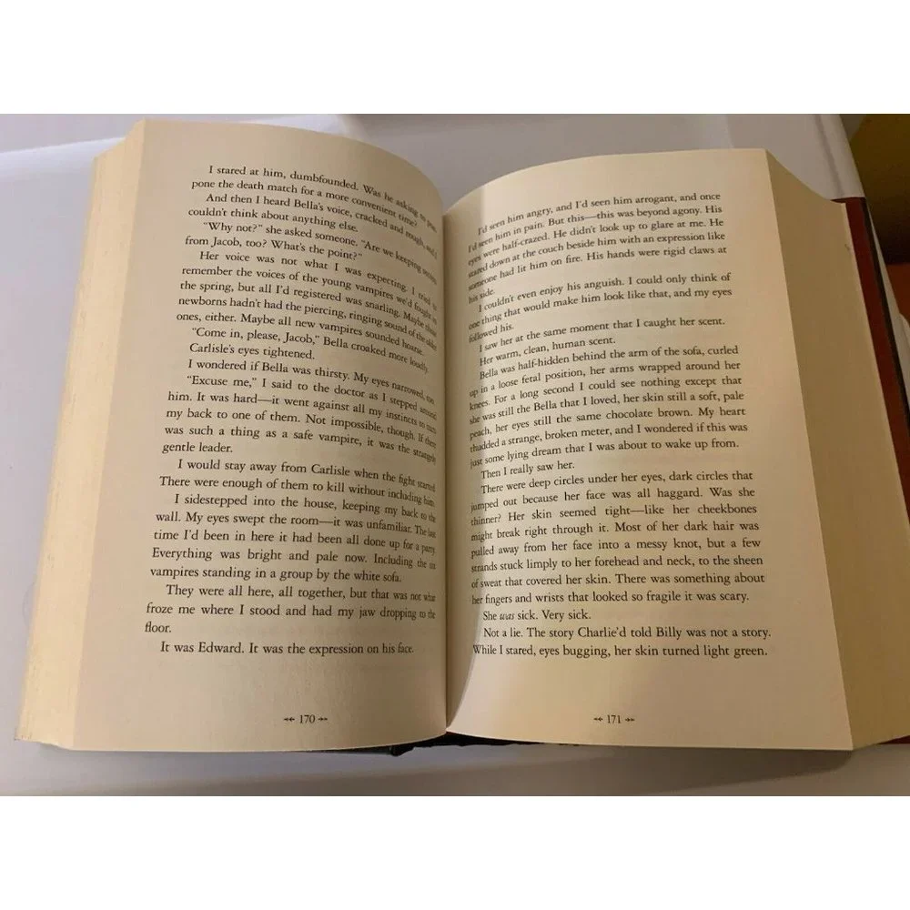 Breaking‎ Dawn, Book One, Bella, By Stephanie Meyer 2008 1st Edition
